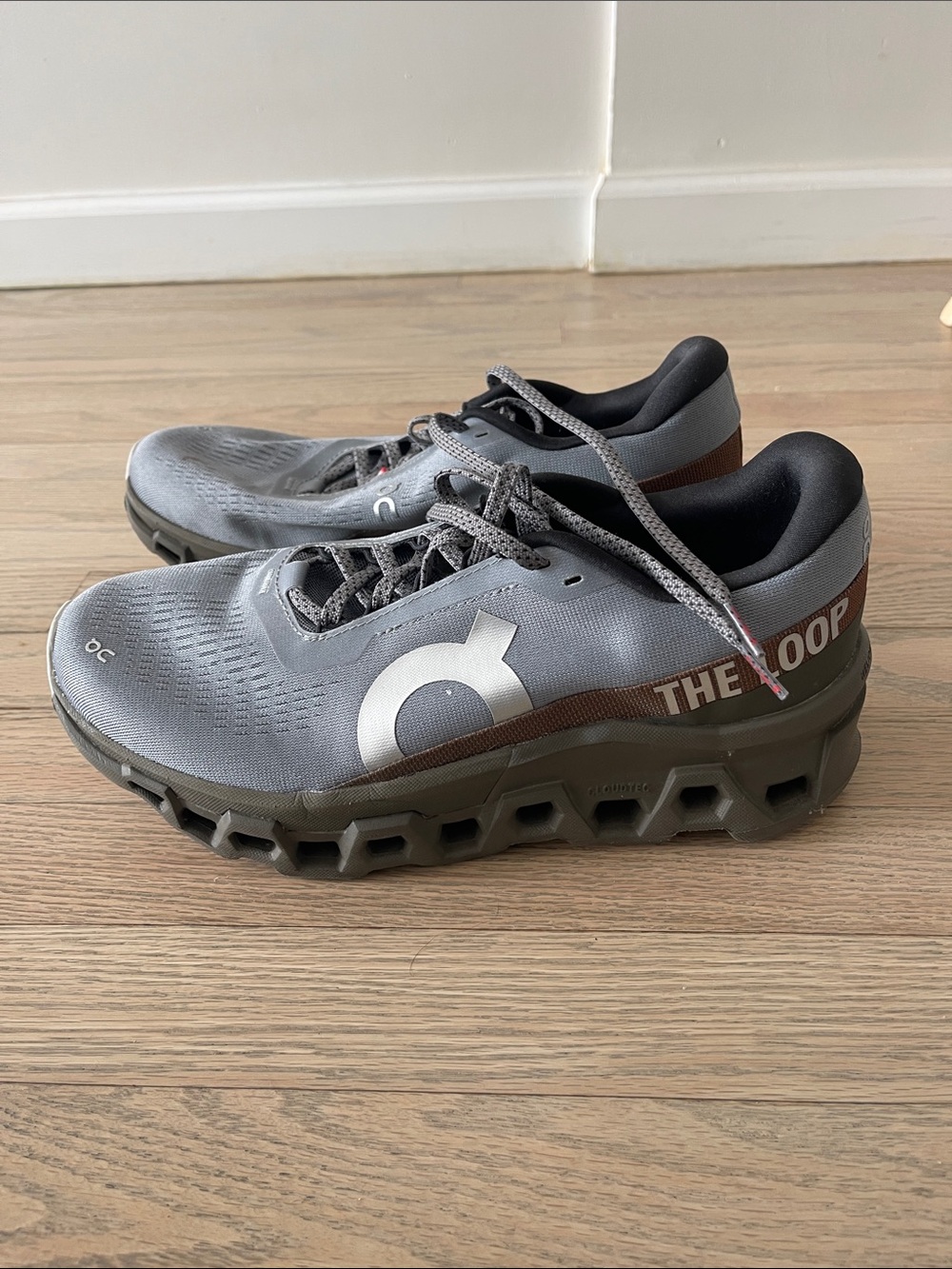 On Running Men's Grey and Brown Cloudnova x Pleasures Athletic Shoe - Picture 3 of 9